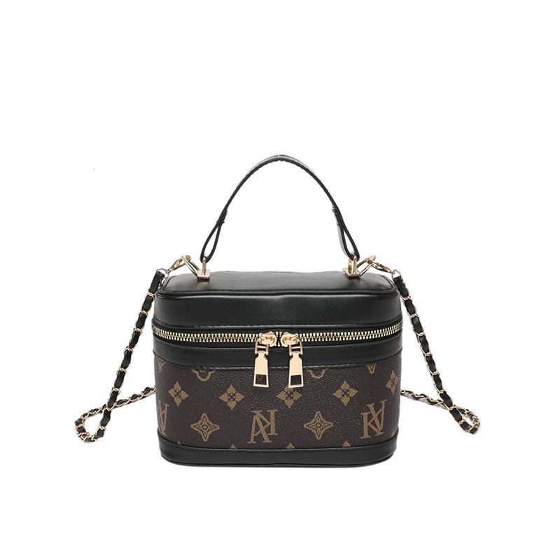 Foreign style leisure large capacity new texture fashion printed box chain portable shoulder crossbody small square bag
Foreign style leisure large capacity new texture fashion printed box chain portable shoulder crossbody small square bag