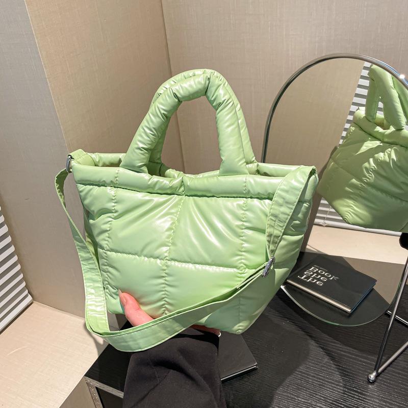 Simple Quilted Design Women Padded Shoulder Bags Solid Color Ladies Handbags Bucket Tote Large Capacity Female Crossbody Bag
Simple Quilted Design Women Padded Shoulder Bags Solid Color Ladies Handbags Bucket Tote Large Capacity Female Crossbody Bag