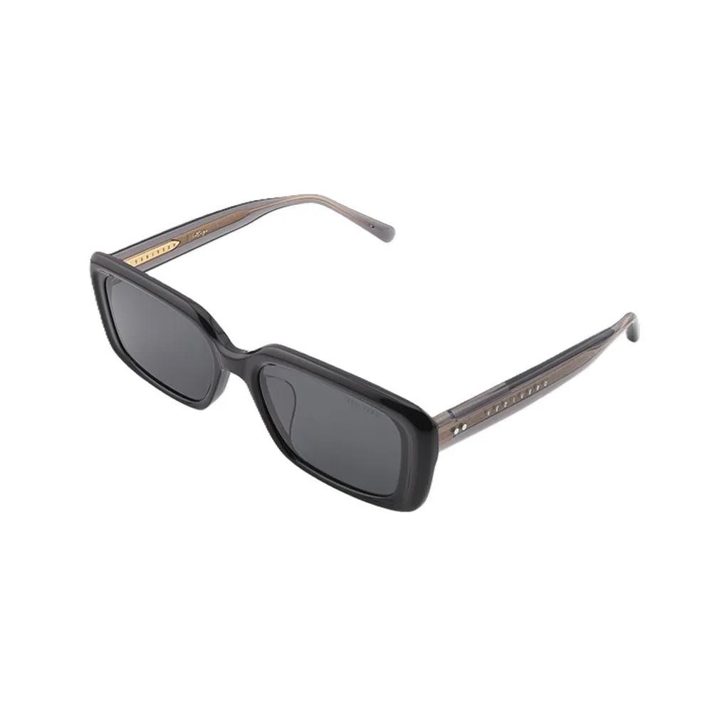 Pagani sunglasses GRY
Pagani sunglasses GRY
