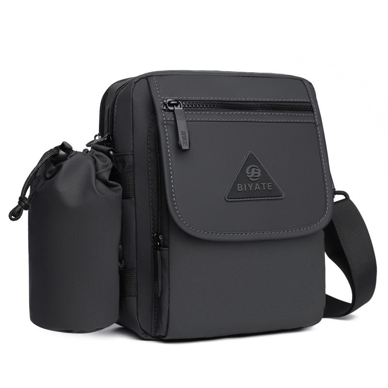 Повседневная мужская сумка-тоут, сумка через плечо, сумка кроссбоди из качественного Оксфорда для мужчин, модные мужские сумки, сумка со съемным карманом для бутылки, саквояж 20cmX25cmX8cm
Повседневная мужская сумка-тоут, сумка через плечо, сумка кроссбоди из качественного Оксфорда для мужчин, модные мужские сумки, сумка со съемным карманом для бутылки, саквояж 20cmX25cmX8cm