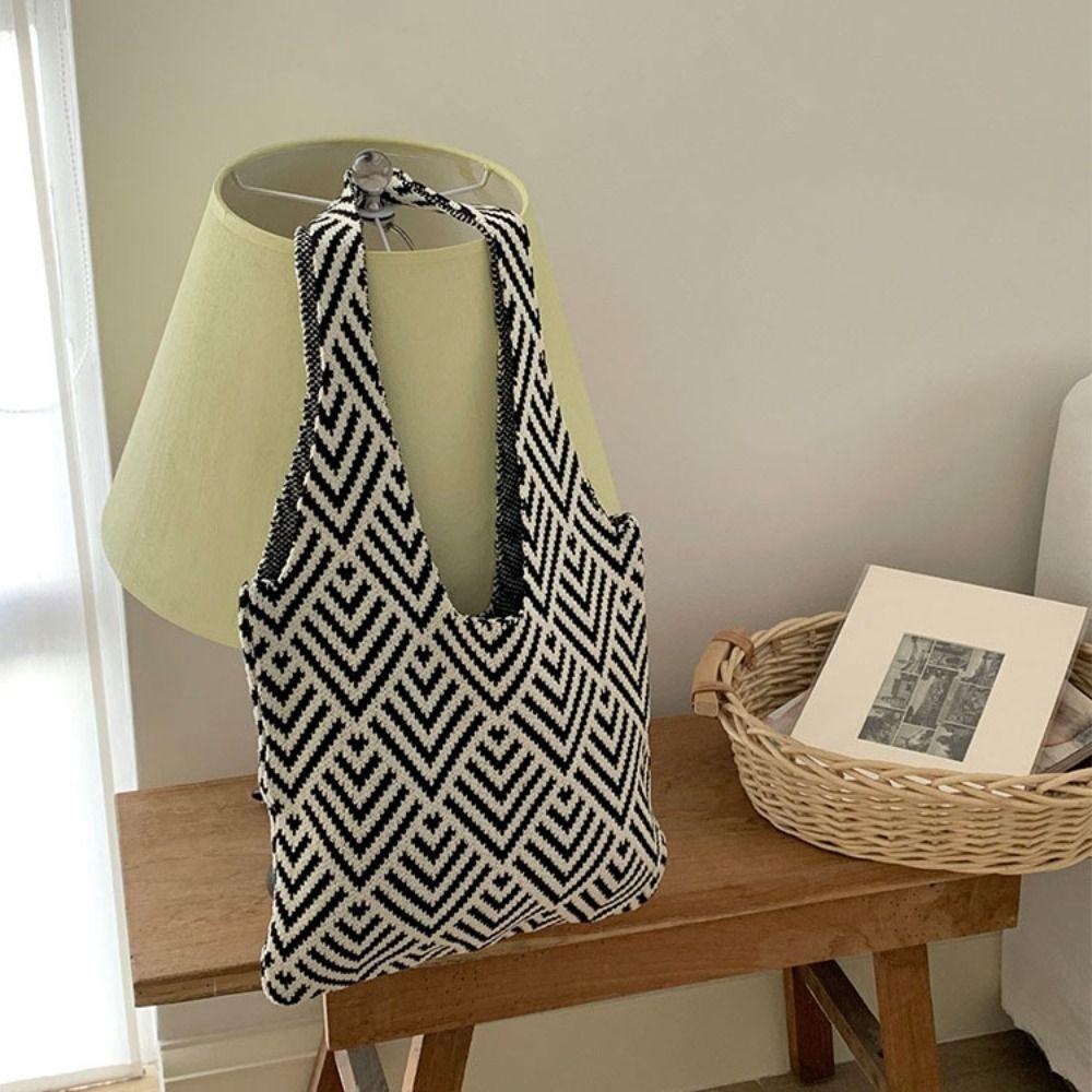 Handbag Woven Tote Bag Knot Summer Beach Pouch Portable Knitted Shopping Bag Ladies Style A
Handbag Woven Tote Bag Knot Summer Beach Pouch Portable Knitted Shopping Bag Ladies Style A