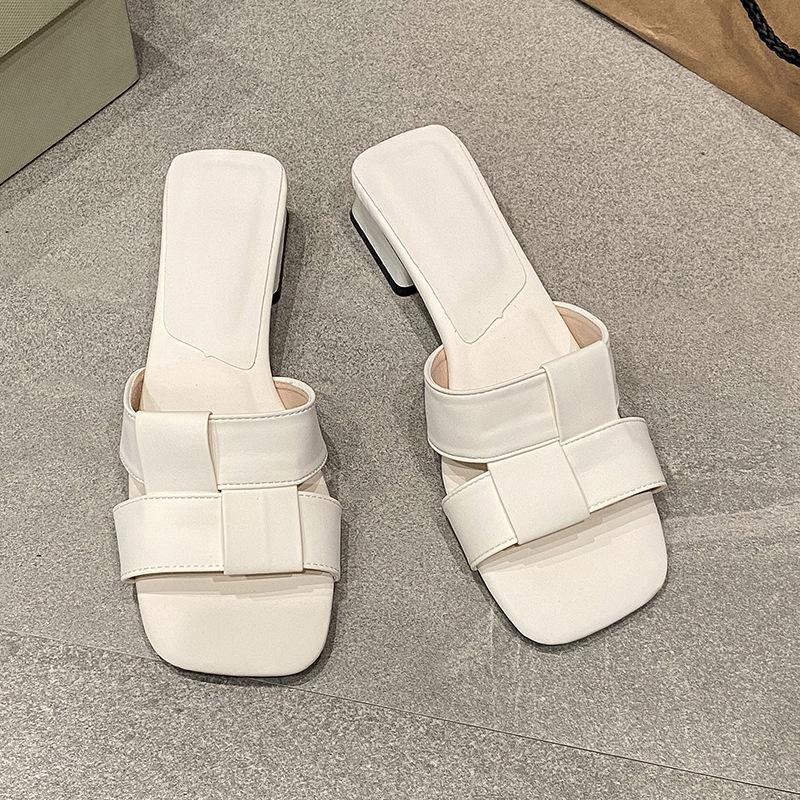 2025 new summer French fashion outer wear high heel thick heel women s slippers casual one word cool slippers versatile 35
2025 new summer French fashion outer wear high heel thick heel women s slippers casual one word cool slippers versatile 35