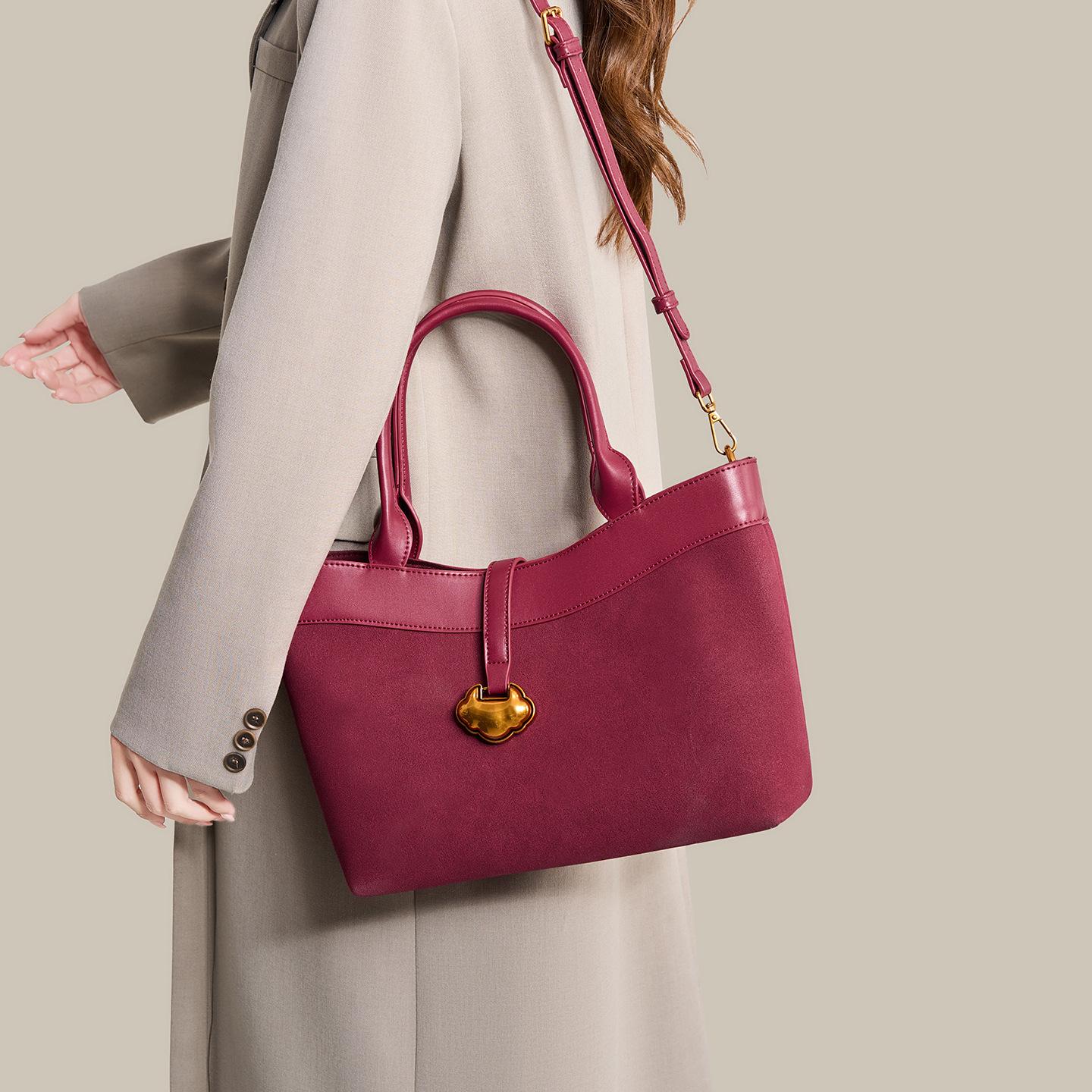 Wedding Bag Red New Chinese Tote Bag Women S Retro Shoulder Underarm Messenger Bag Temperament Large Capacity Bag
Wedding Bag Red New Chinese Tote Bag Women S Retro Shoulder Underarm Messenger Bag Temperament Large Capacity Bag