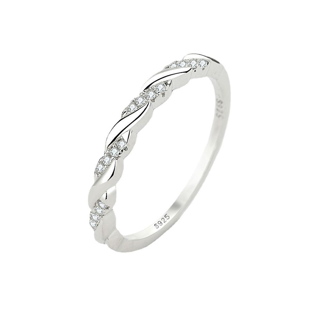 POMOiii Niche Senior Sense of 925 Sterling Silver Simple Ins Ring Female Classic Versatile можно носить сложенный тонкий параграф кольцо для пальцев
POMOiii Niche Senior Sense of 925 Sterling Silver Simple Ins Ring Female Classic Versatile можно носить сложенный тонкий параграф кольцо для пальцев