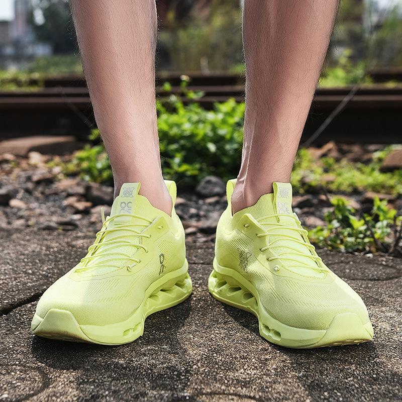 Ultra-light outdoor running men s and women s shoes fashion trend comfortable elastic mesh breathable sports shoes 44 чорний
Ultra-light outdoor running men s and women s shoes fashion trend comfortable elastic mesh breathable sports shoes 44 чорний
