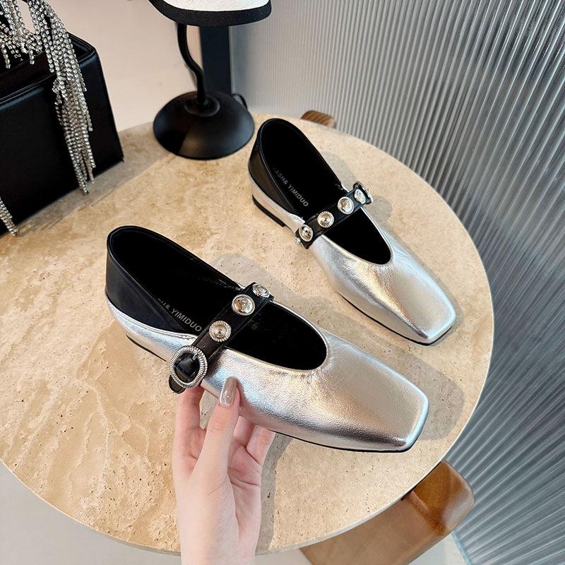 Серебристые одинарные туфли женские 2025 весна новые популярные европейские товары квадратный носок открытая обувь лакированная кожа ретро мода мягкая поверхность балетки женские 35 серебряный
Серебристые одинарные туфли женские 2025 весна новые популярные европейские товары квадратный носок открытая обувь лакированная кожа ретро мода мягкая поверхность балетки женские 35 серебряный