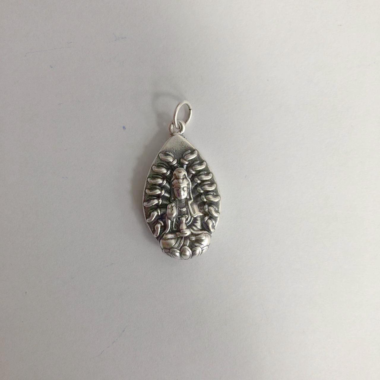 S999 Sterling Silver 3D Vairocana Buddha and Thousand-Hand Guanyin Pendant - Light Luxury DIY Necklace Pendant
S999 Sterling Silver 3D Vairocana Buddha and Thousand-Hand Guanyin Pendant - Light Luxury DIY Necklace Pendant