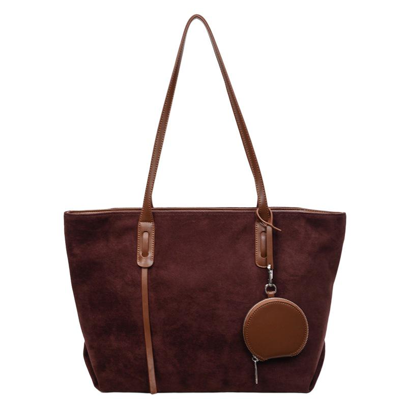 Trendy Large-Capacity Frosted Tote: Versatile Autumn/Winter Fashion Handbag for Women кавовий
Trendy Large-Capacity Frosted Tote: Versatile Autumn/Winter Fashion Handbag for Women кавовий