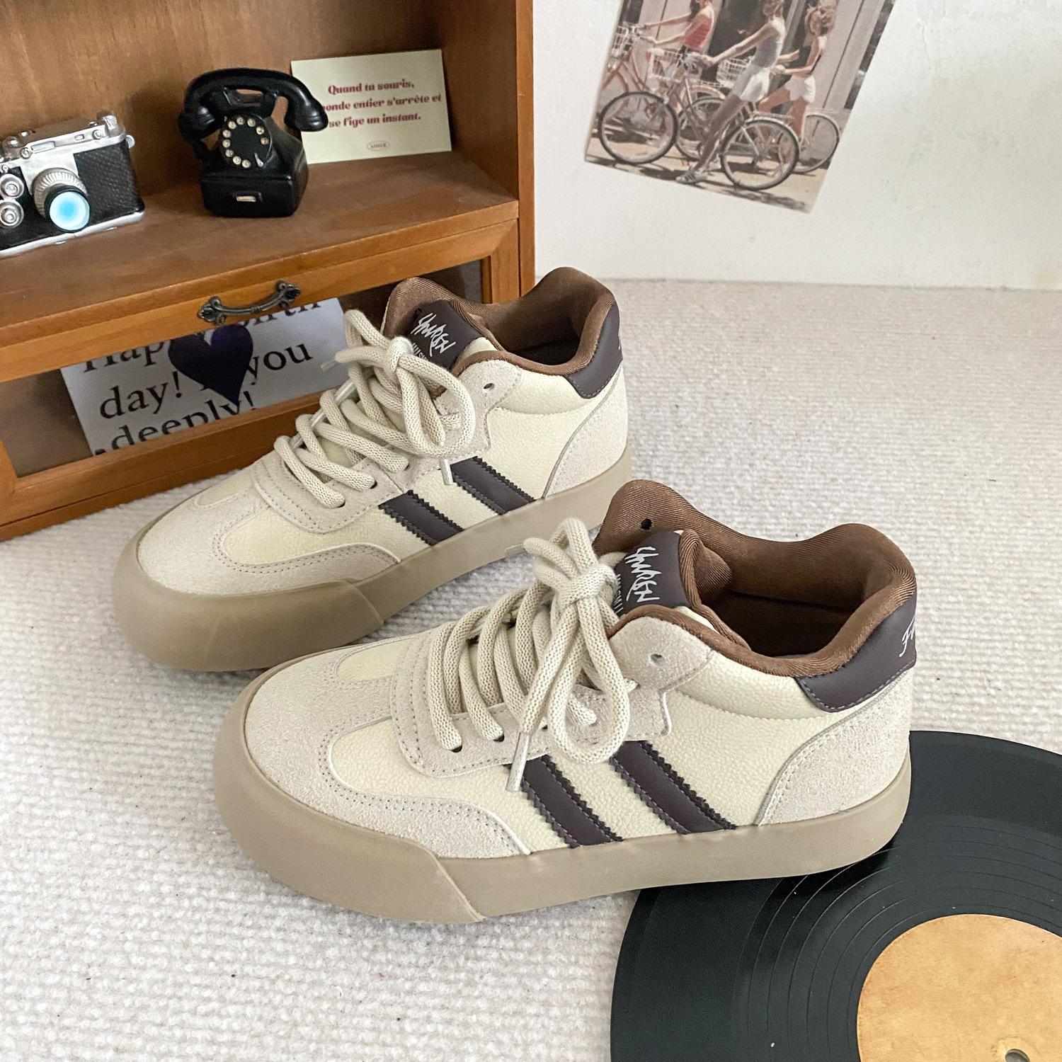 H1388 high-top German training shoes women s shoes little white shoes board shoes 2024 new leather surface Hong Kong style niche explosion design sens 40 коричневий
H1388 high-top German training shoes women s shoes little white shoes board shoes 2024 new leather surface Hong Kong style niche explosion design sens 40 коричневий