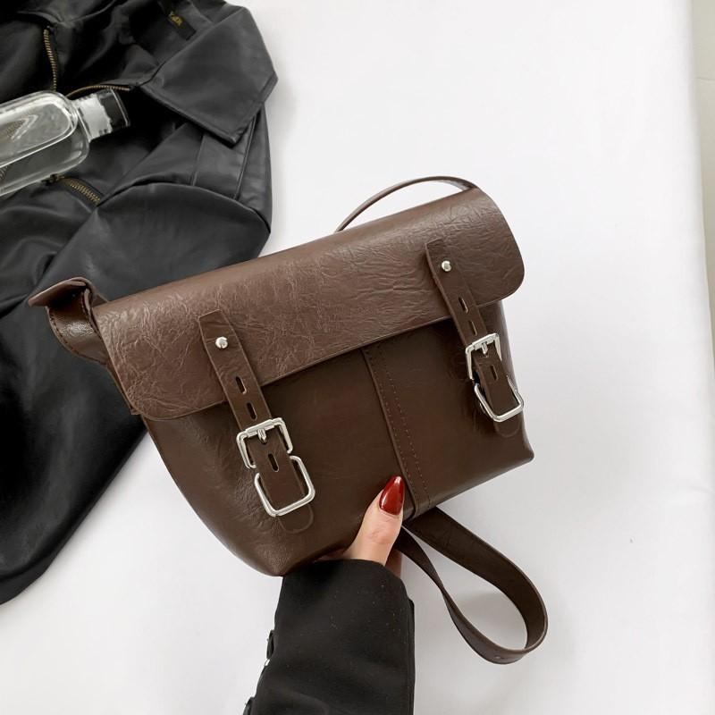 French High-end Bag Female Niche Design Retro Saddle Large-capacity One-shoulder Cross-body
French High-end Bag Female Niche Design Retro Saddle Large-capacity One-shoulder Cross-body