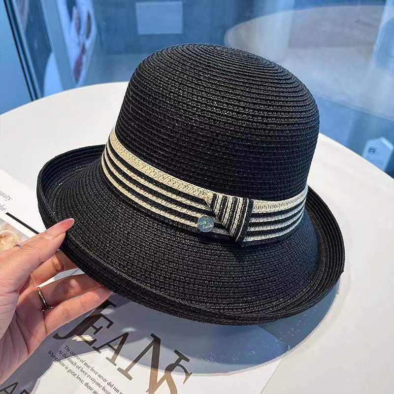 The new straw hat lady striped cloth with curling edge beach travel hat with black border One Size чорний
The new straw hat lady striped cloth with curling edge beach travel hat with black border One Size чорний