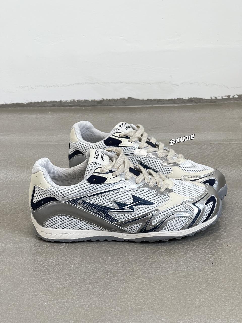 Retro mesh casual sports dad shoes women s versatile fashion silver laser couple casual sports Forrest Gump shoes 35
Retro mesh casual sports dad shoes women s versatile fashion silver laser couple casual sports Forrest Gump shoes 35