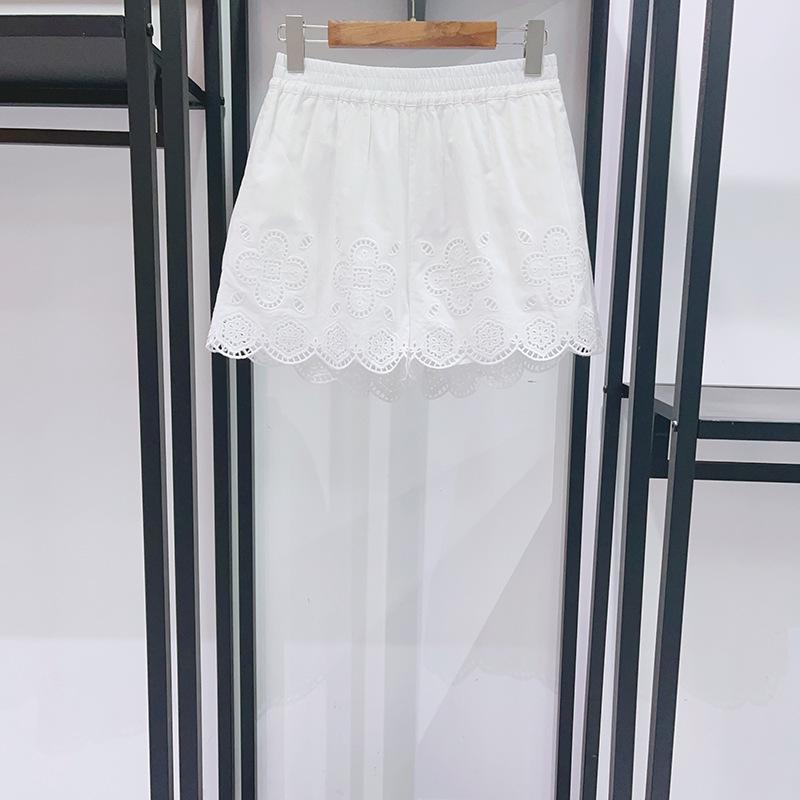 French Niche Spring/Summer 2026 Square Neck Lace Tie-up Top & Shorts Set with Hollow Flower Design Small
French Niche Spring/Summer 2026 Square Neck Lace Tie-up Top & Shorts Set with Hollow Flower Design Small