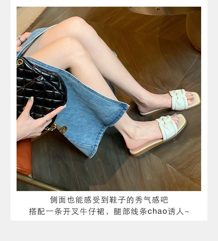 Grape mother, the same 2025 summer new fashion flat bottom square head vacation with outer slippers women s leather 35
Grape mother, the same 2025 summer new fashion flat bottom square head vacation with outer slippers women s leather 35