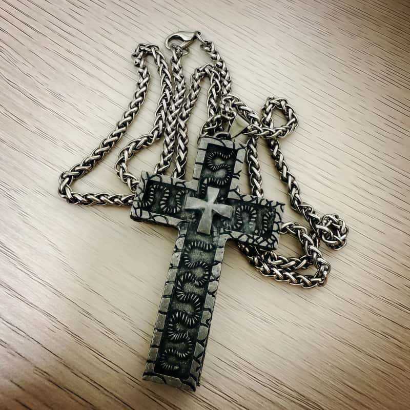 New Creative Retro Openable Double-layer Snake-shaped Relief Cross Pendant Necklace for Men Women Punk Personality Jewelry Gifts
New Creative Retro Openable Double-layer Snake-shaped Relief Cross Pendant Necklace for Men Women Punk Personality Jewelry Gifts