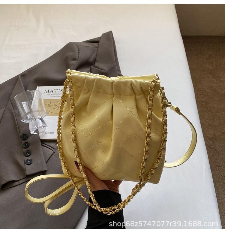2025 весна и лето новая мода классическая сумка-цепочка с бриллиантами, высококлассный плечевой рюкзак, портативная сумка-мессенджер, сумка-ведро жёлтый
2025 весна и лето новая мода классическая сумка-цепочка с бриллиантами, высококлассный плечевой рюкзак, портативная сумка-мессенджер, сумка-ведро жёлтый