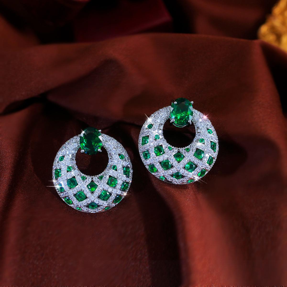 Silver Needle Korean Version Of Fashion Light Luxury Temperament Earrings, Colorful Treasure Emerald Round Stud Earrings, Main Stone 8 * 10
Silver Needle Korean Version Of Fashion Light Luxury Temperament Earrings, Colorful Treasure Emerald Round Stud Earrings, Main Stone 8 * 10