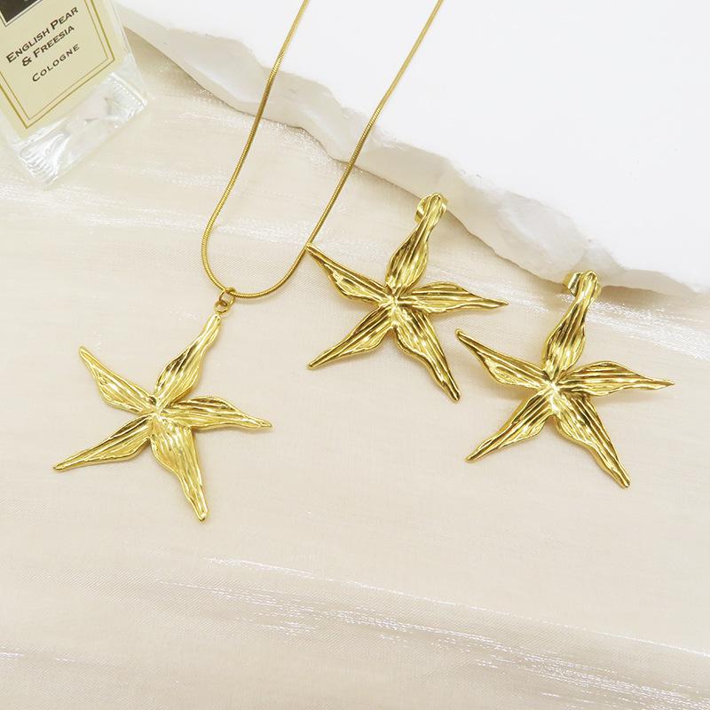 European American Flower Pendant Necklace & Starfish Earrings Set 18K Vacuum Necklace
European American Flower Pendant Necklace & Starfish Earrings Set 18K Vacuum Necklace