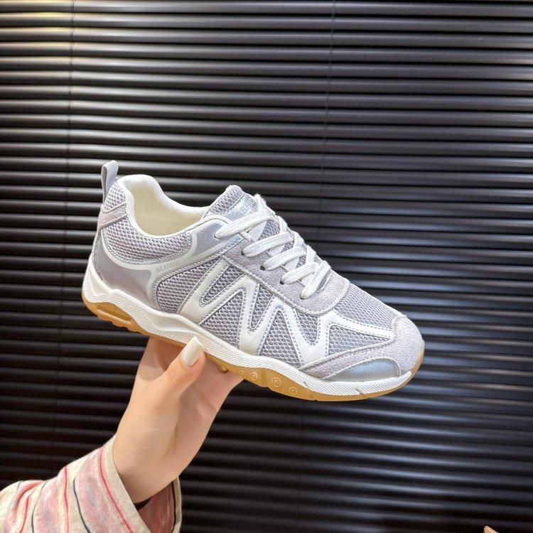 Осень новые немецкие тренировочные кроссовки женские 2025 сетка дышащие легкие мягкая подошва повседневные спортивные кроссовки легкие кроссовки Forrest Gump 40 серебряный
Осень новые немецкие тренировочные кроссовки женские 2025 сетка дышащие легкие мягкая подошва повседневные спортивные кроссовки легкие кроссовки Forrest Gump 40 серебряный