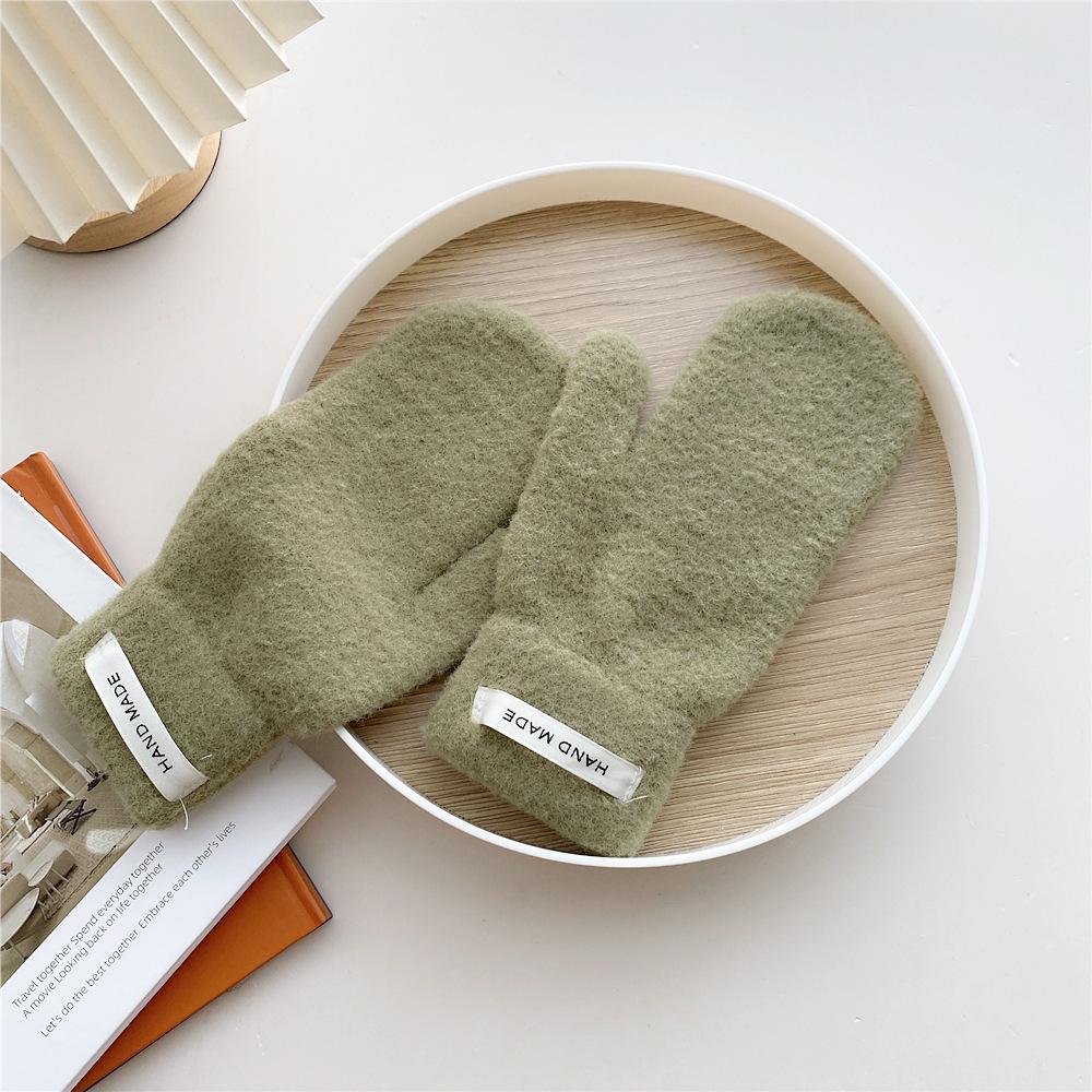 Нові зимові теплі рукавички для жінок, суцільний колір, потовщені оксамитові велосипедні студенти, модні та теплі рукавички з пальцями one size
Нові зимові теплі рукавички для жінок, суцільний колір, потовщені оксамитові велосипедні студенти, модні та теплі рукавички з пальцями one size