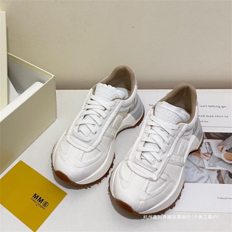 MM6 Margiela Daddy Shoes Женская Весна 2024 Новая Платформа Спортивная Повседневная Обувь Мужская и Женская Немецкая Кроссовка 35 белый
MM6 Margiela Daddy Shoes Женская Весна 2024 Новая Платформа Спортивная Повседневная Обувь Мужская и Женская Немецкая Кроссовка 35 белый