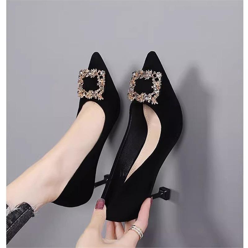 New black versatile wine glass heel temperament professional high heels women s thin heels pointed French work single shoes work shoes 34
New black versatile wine glass heel temperament professional high heels women s thin heels pointed French work single shoes work shoes 34