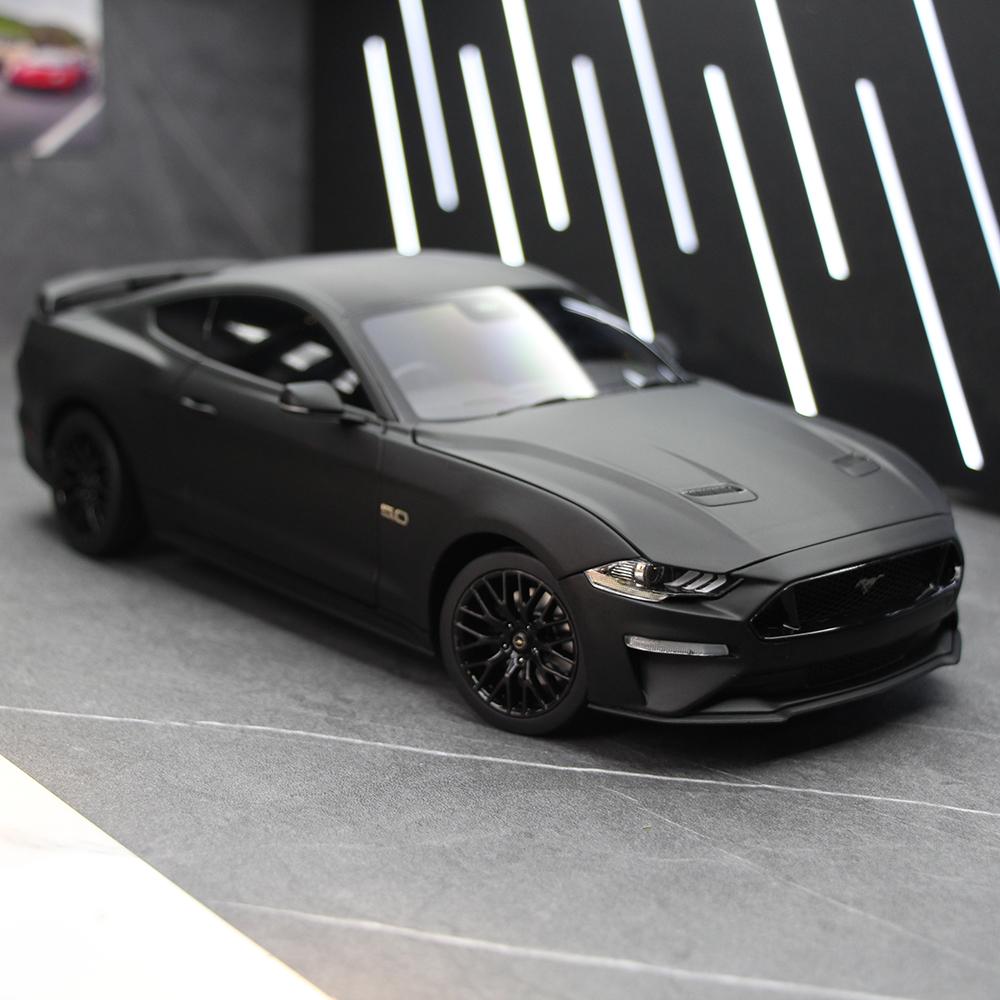 Static Metal 1:18 Scale Ford Mustang Simulation Alloy Coupe Collection Memorial Car Model Ornaments
Static Metal 1:18 Scale Ford Mustang Simulation Alloy Coupe Collection Memorial Car Model Ornaments