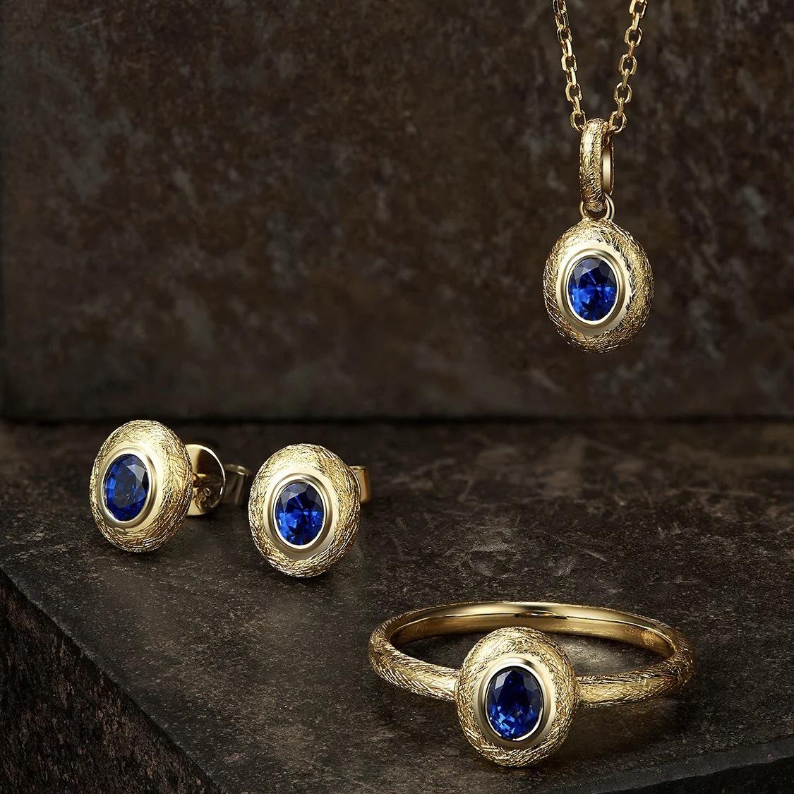 Exquisite Retro-Style Sapphire Jewelry Set: Adjustable Ring, Stud Earrings, Necklace for Women Sapphire Open Ring
Exquisite Retro-Style Sapphire Jewelry Set: Adjustable Ring, Stud Earrings, Necklace for Women Sapphire Open Ring