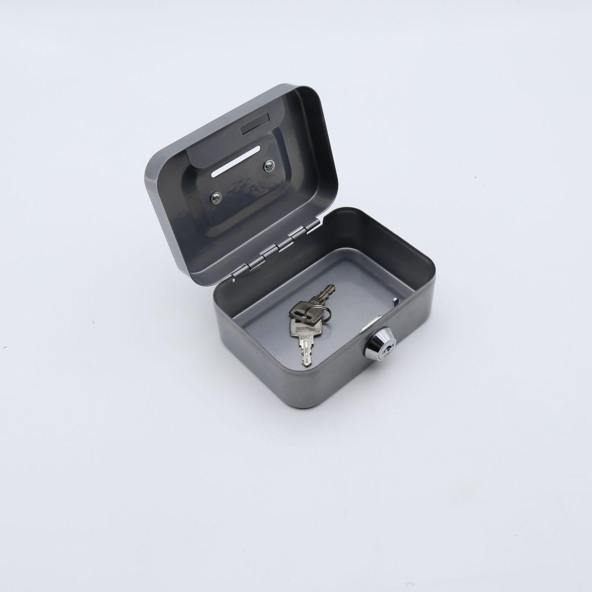 Creative portable piggy bank, storage box, small size, with key, storage box, change box, lockable piggy bank
Creative portable piggy bank, storage box, small size, with key, storage box, change box, lockable piggy bank