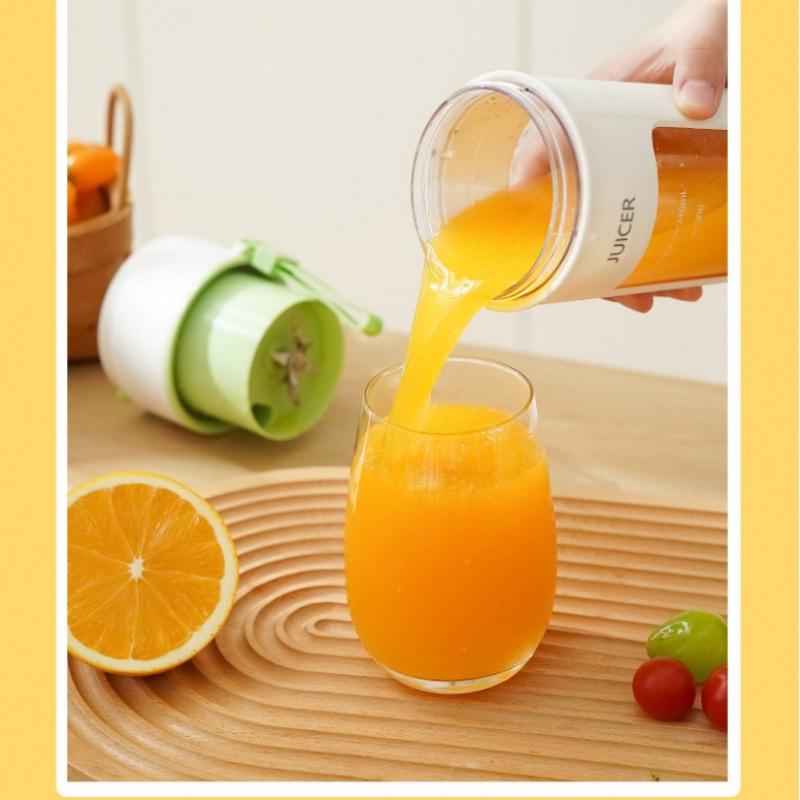 Portable Multi-functional Electric Juicer Cup for Home and Outdoor Use зелений
Portable Multi-functional Electric Juicer Cup for Home and Outdoor Use зелений