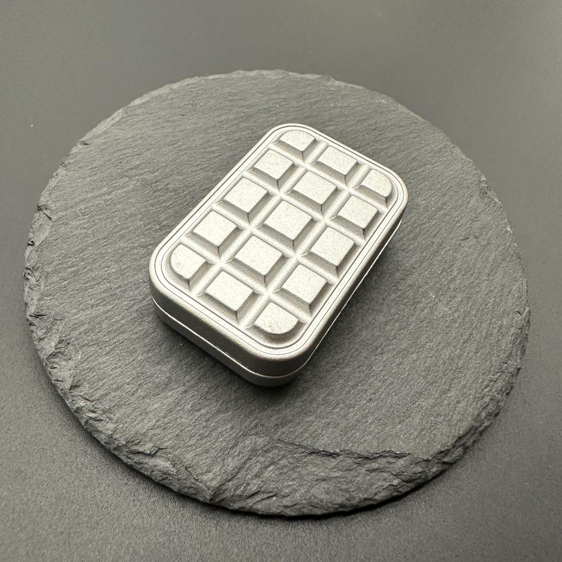 1Pcs Chocolate Shaped Fidget Slider Magnetic Metal Fidget Toys EDC Adult Fidget Toys ADHD Anxiety Relief Toy Restless Toys серебряный серый
1Pcs Chocolate Shaped Fidget Slider Magnetic Metal Fidget Toys EDC Adult Fidget Toys ADHD Anxiety Relief Toy Restless Toys серебряный серый
