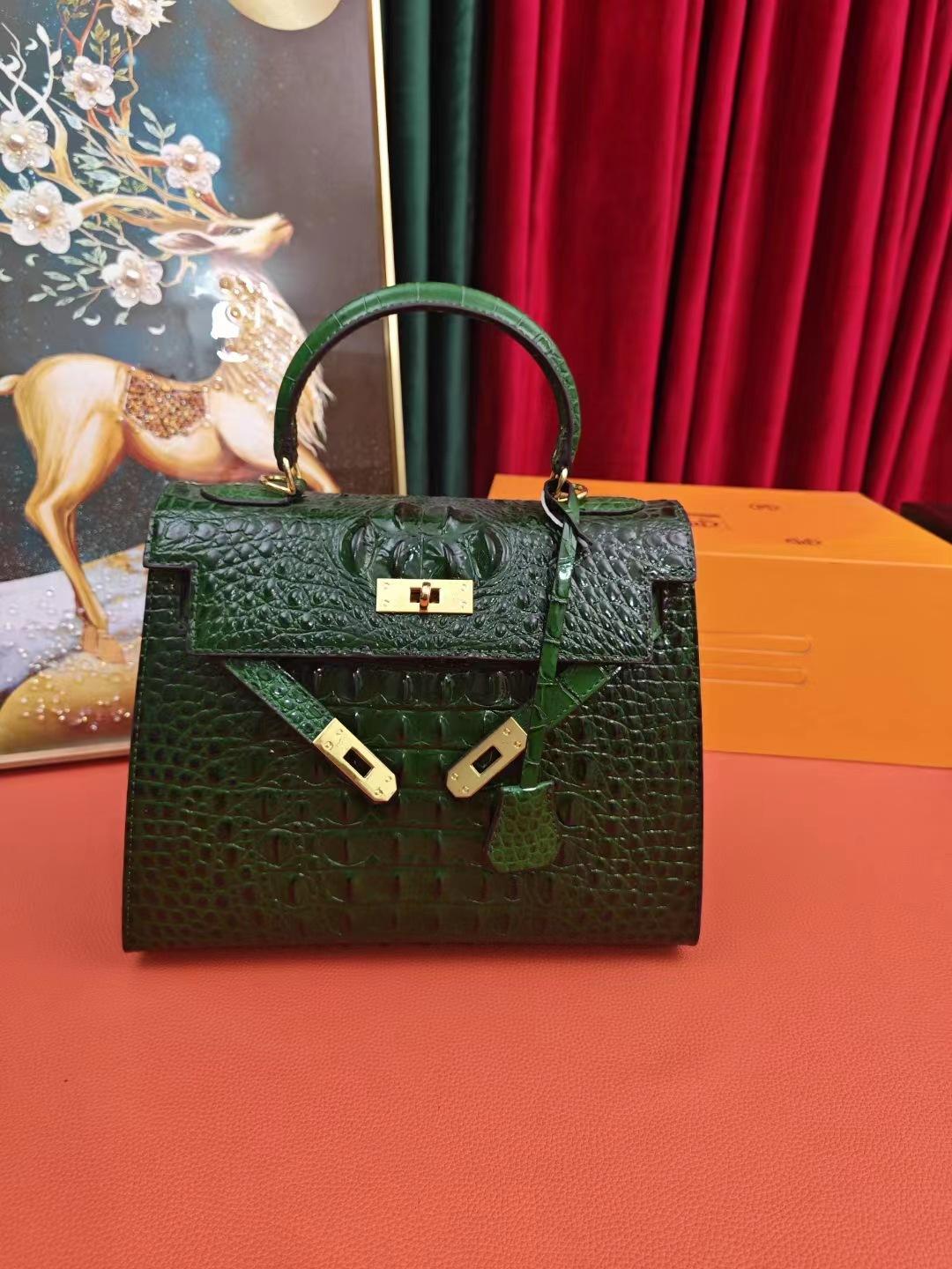 Handbag Bag Women S Spring And Summer Crocodile Pattern Bag French Niche Texture Messenger Bag Bucket Hand Carry зелений
Handbag Bag Women S Spring And Summer Crocodile Pattern Bag French Niche Texture Messenger Bag Bucket Hand Carry зелений