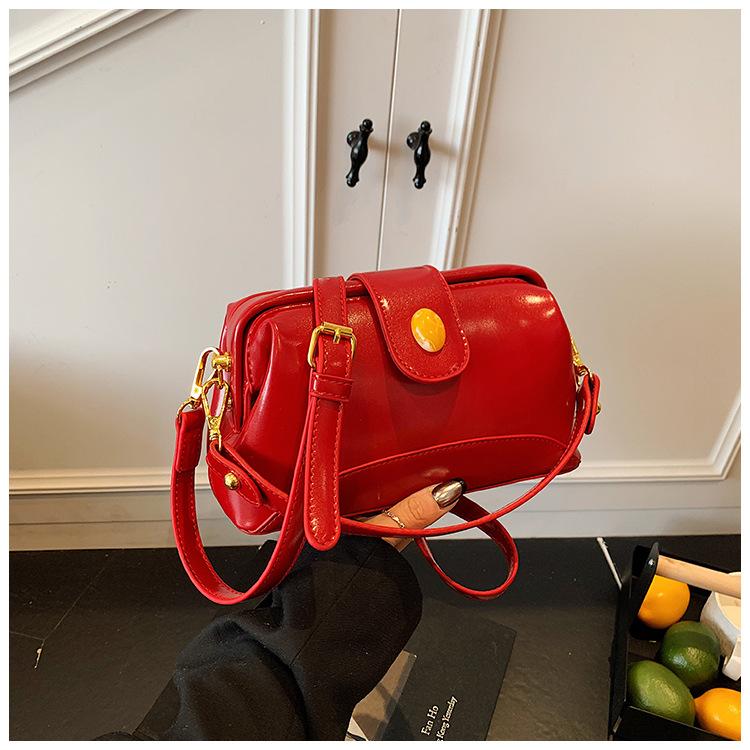 Small square bag women s new portable shoulder messenger bag fashion trend exquisite women s bag червоний
Small square bag women s new portable shoulder messenger bag fashion trend exquisite women s bag червоний
