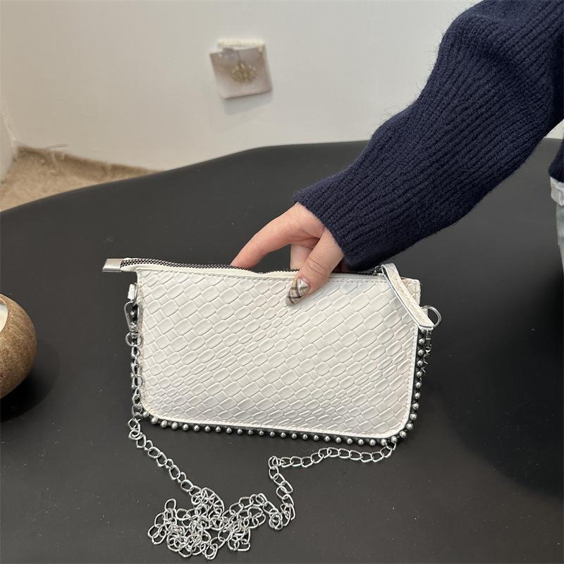 Premium bag women s 2025 new fashionable versatile woven messenger bag popular shoulder underarm bag pea bag красный
Premium bag women s 2025 new fashionable versatile woven messenger bag popular shoulder underarm bag pea bag красный