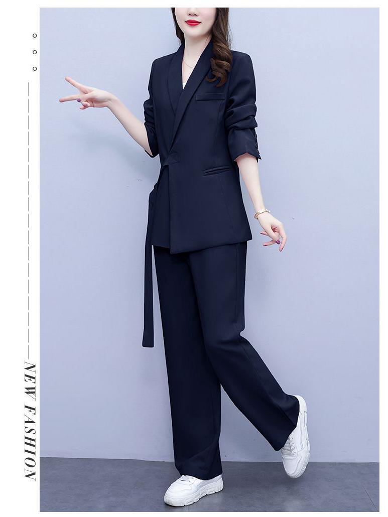 Spring & Autumn Plus Size Women s Two-Piece Casual Set: Loose Age-Reducing Wide-Leg Pants 6XL (recommended 230-250 jin)
Spring & Autumn Plus Size Women s Two-Piece Casual Set: Loose Age-Reducing Wide-Leg Pants 6XL (recommended 230-250 jin)
