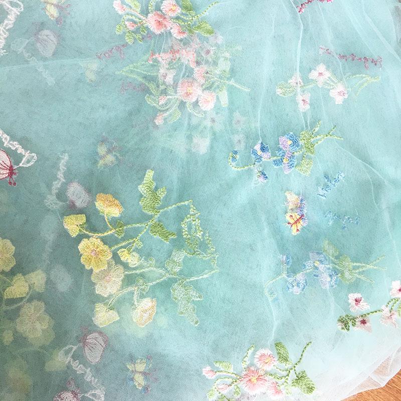 Европейское вышитое многоцветное цветочное тюлевое свадебное платье
Европейское вышитое многоцветное цветочное тюлевое свадебное платье