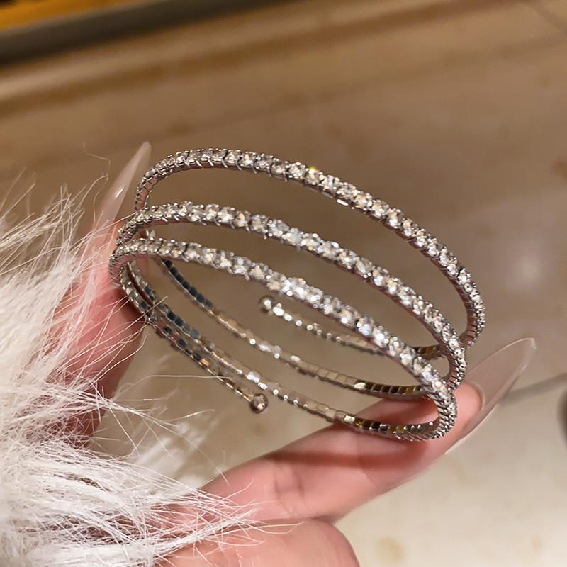 Fashion Adjustable Multilayer Diamond Bracelet With Geometric Design For Women срібний
Fashion Adjustable Multilayer Diamond Bracelet With Geometric Design For Women срібний