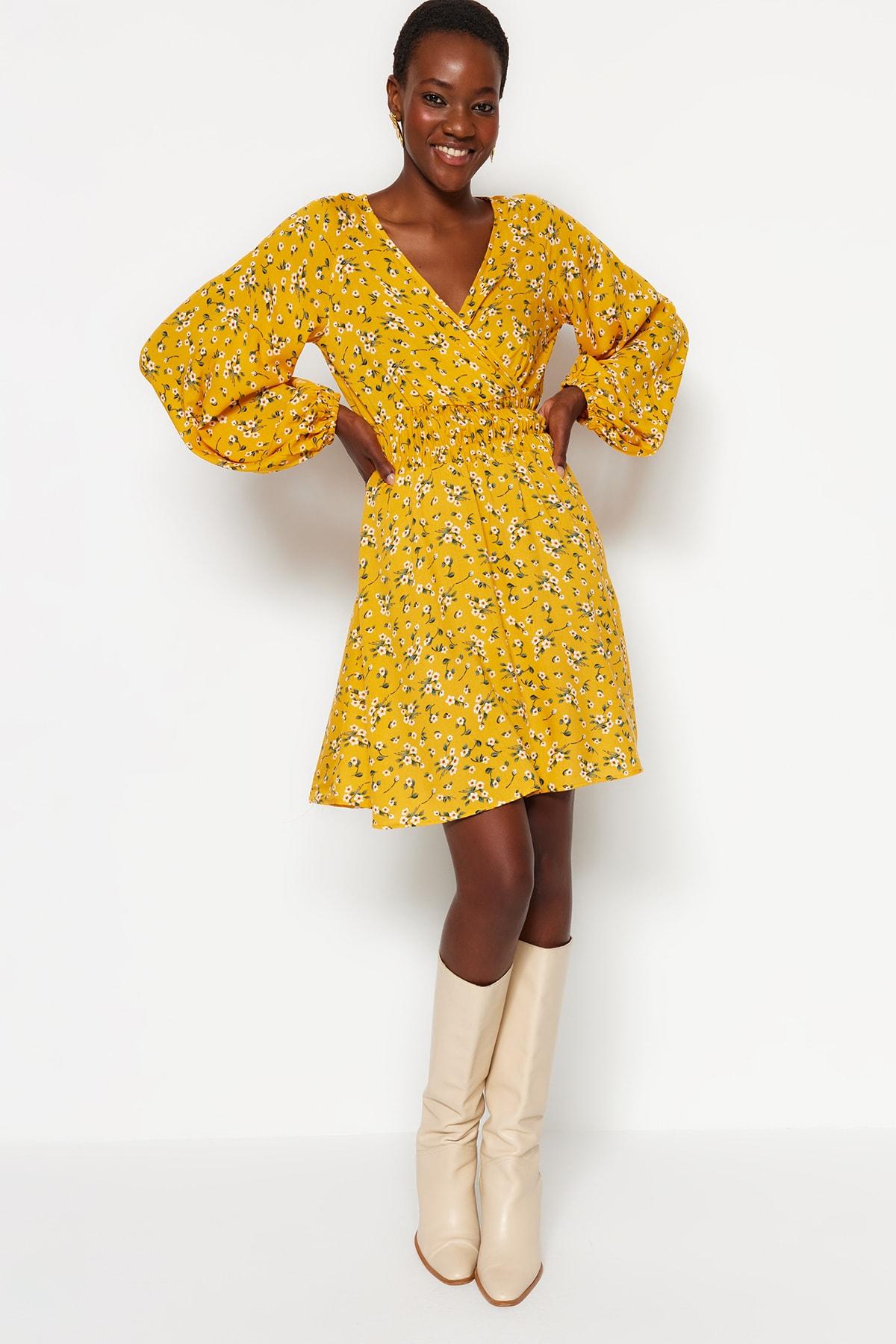 Горчичное мини двубортное платье из вискозной ткани с цветочным принтом TWOAW23EL01346..