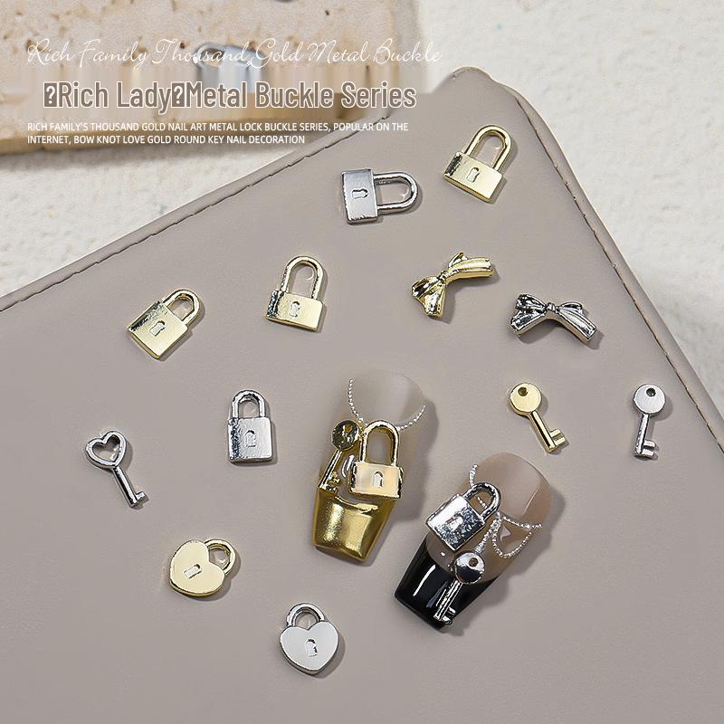 Rich Girl Snap-On Nail Art: Exquisite Heart Key Rhinestone Mini Ornaments - 10-Piece Set
Rich Girl Snap-On Nail Art: Exquisite Heart Key Rhinestone Mini Ornaments - 10-Piece Set