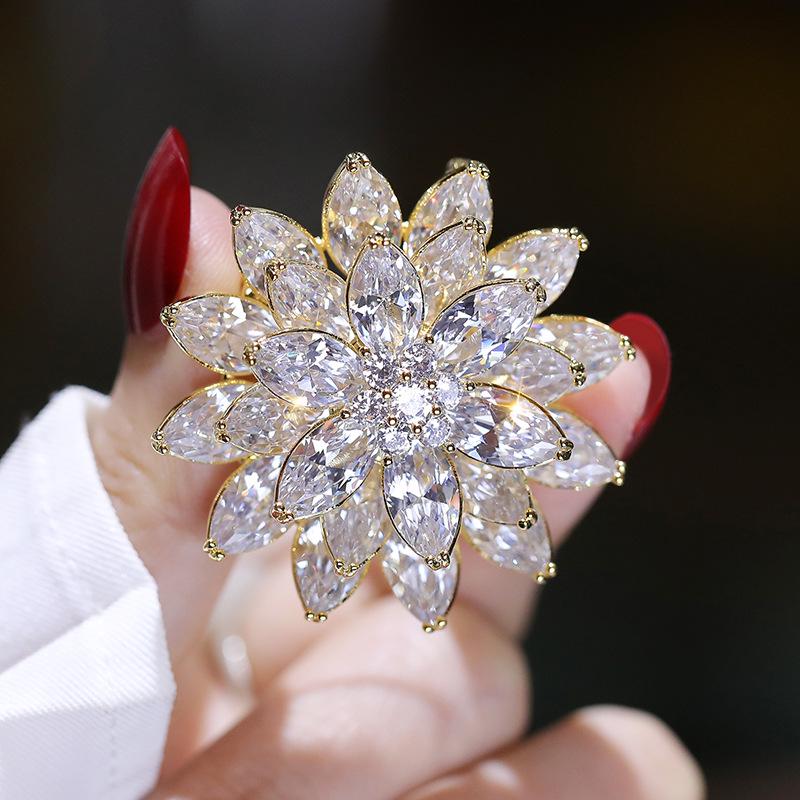 Elegant Snowflake Brooch - High-End Women s Luxury Pin for Christmas Corsage, Coat, or Shawl. Enjoy Free Shipping!
Elegant Snowflake Brooch - High-End Women s Luxury Pin for Christmas Corsage, Coat, or Shawl. Enjoy Free Shipping!