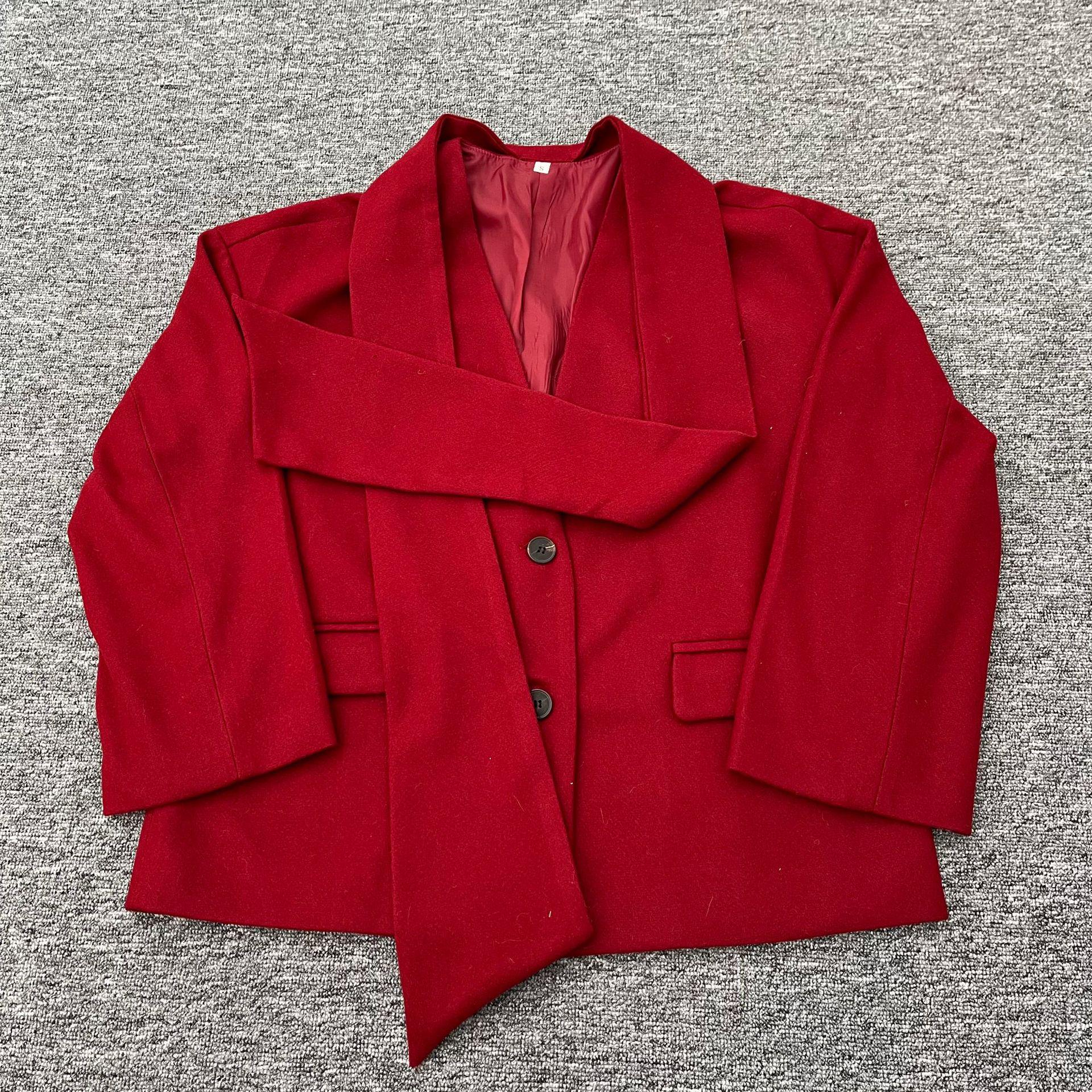 2024 Autumn/Winter Women s Wool Coat with Scarf Accent - Elegant Commuter Style Small вина червоного кольору
2024 Autumn/Winter Women s Wool Coat with Scarf Accent - Elegant Commuter Style Small вина червоного кольору