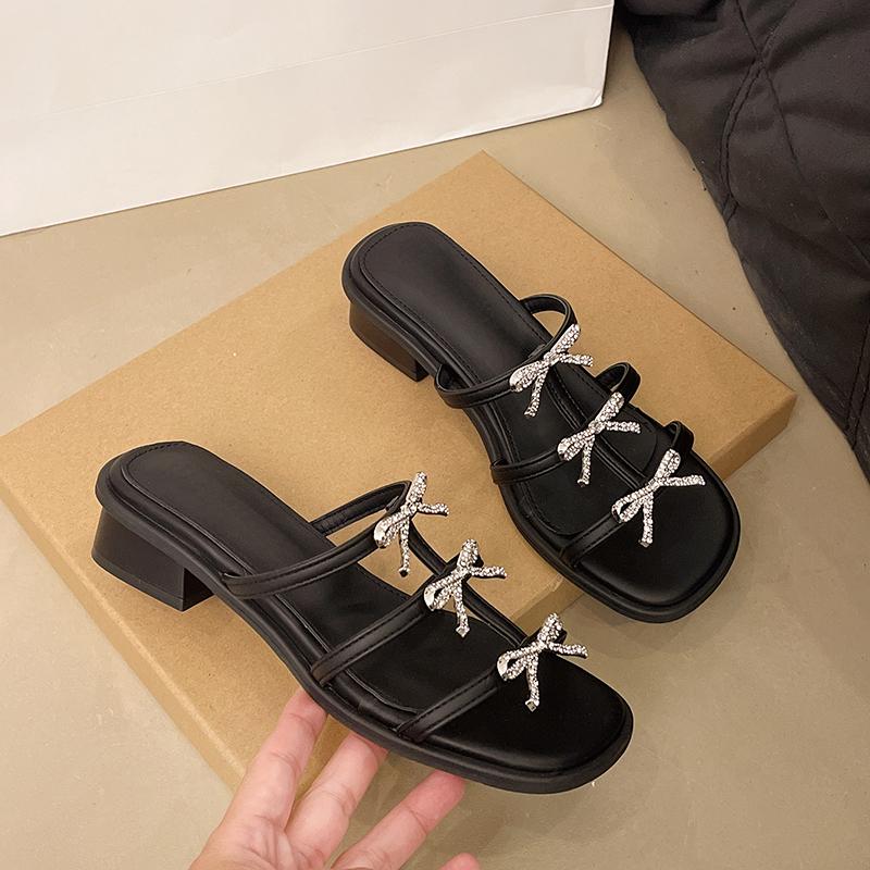 Fashion Summer New Round Head Open-foot Thin with Butterfly Knot Anti-slip Wear Heel Shoes Women Fashion Chunky Slippers 40 чёрный
Fashion Summer New Round Head Open-foot Thin with Butterfly Knot Anti-slip Wear Heel Shoes Women Fashion Chunky Slippers 40 чёрный