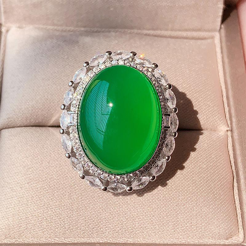 Ювелирное изделие Имитация Голубино-красный корунд Синяя шпинель Гладкая поверхность Ретро-кольцо Главный камень 15 * 20
Ювелирное изделие Имитация Голубино-красный корунд Синяя шпинель Гладкая поверхность Ретро-кольцо Главный камень 15 * 20