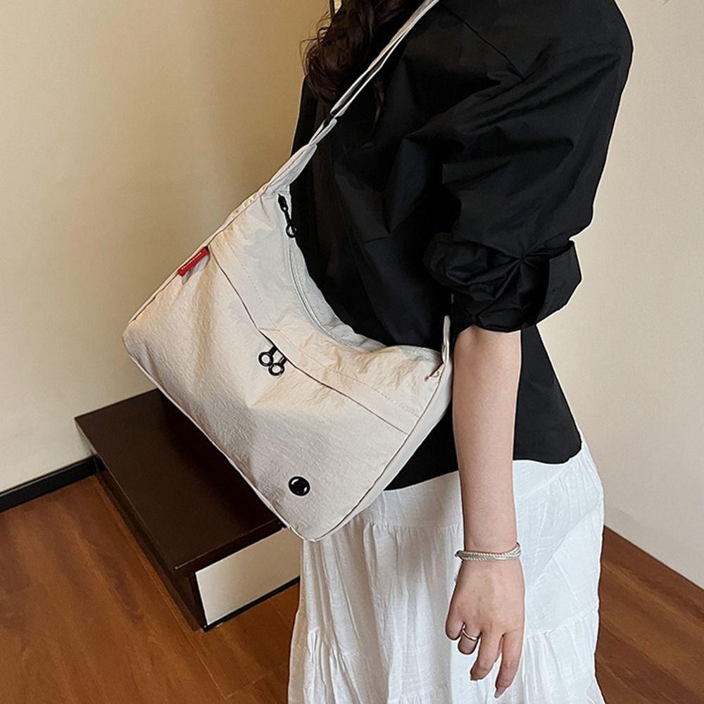 Large Capacity Fashionable Shoulder Bag Ultra-light Tote Bag Multi-functional Messenger Bag Sport чорний
Large Capacity Fashionable Shoulder Bag Ultra-light Tote Bag Multi-functional Messenger Bag Sport чорний