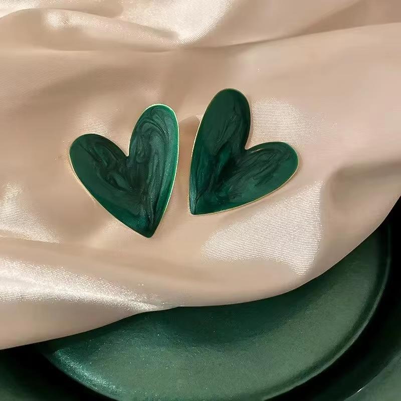 Heart Stud Earrings For Women Girl Minimalist White Green Color Enamel Earrings Spring Summer Fashion Jewelry
Heart Stud Earrings For Women Girl Minimalist White Green Color Enamel Earrings Spring Summer Fashion Jewelry