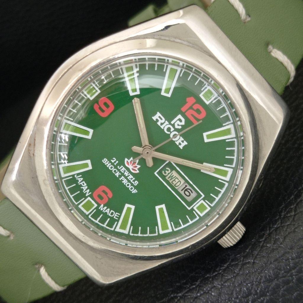 JAPAN VINTAGE RICOH R31 AUTOMATIC MENS GREEN COLOR DIAL WATCH a707620-1
JAPAN VINTAGE RICOH R31 AUTOMATIC MENS GREEN COLOR DIAL WATCH a707620-1