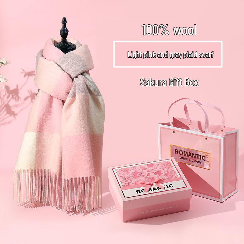 100% Wool Scarf - Elegant Winter Gift Box for Women, Perfect for Birthdays or Anniversaries
100% Wool Scarf - Elegant Winter Gift Box for Women, Perfect for Birthdays or Anniversaries