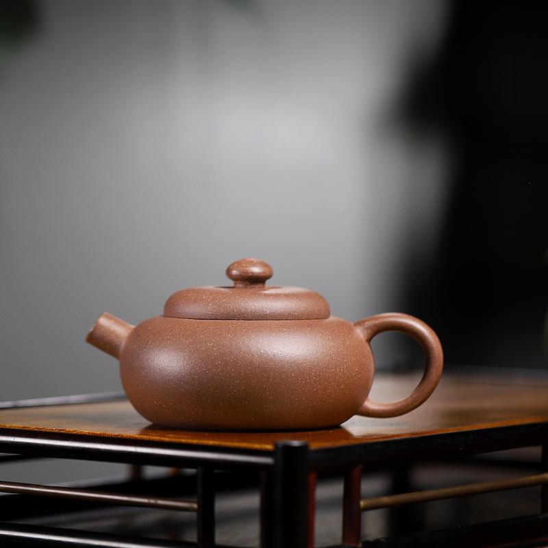 150 мл изысканный чайник из фиолетовой глины Исин, ручная работа, плоский горшок, глиняный чайник из необработанной руды, китайский чайный сервиз Цзыша, чайная утварь, ремесло
150 мл изысканный чайник из фиолетовой глины Исин, ручная работа, плоский горшок, глиняный чайник из необработанной руды, китайский чайный сервиз Цзыша, чайная утварь, ремесло