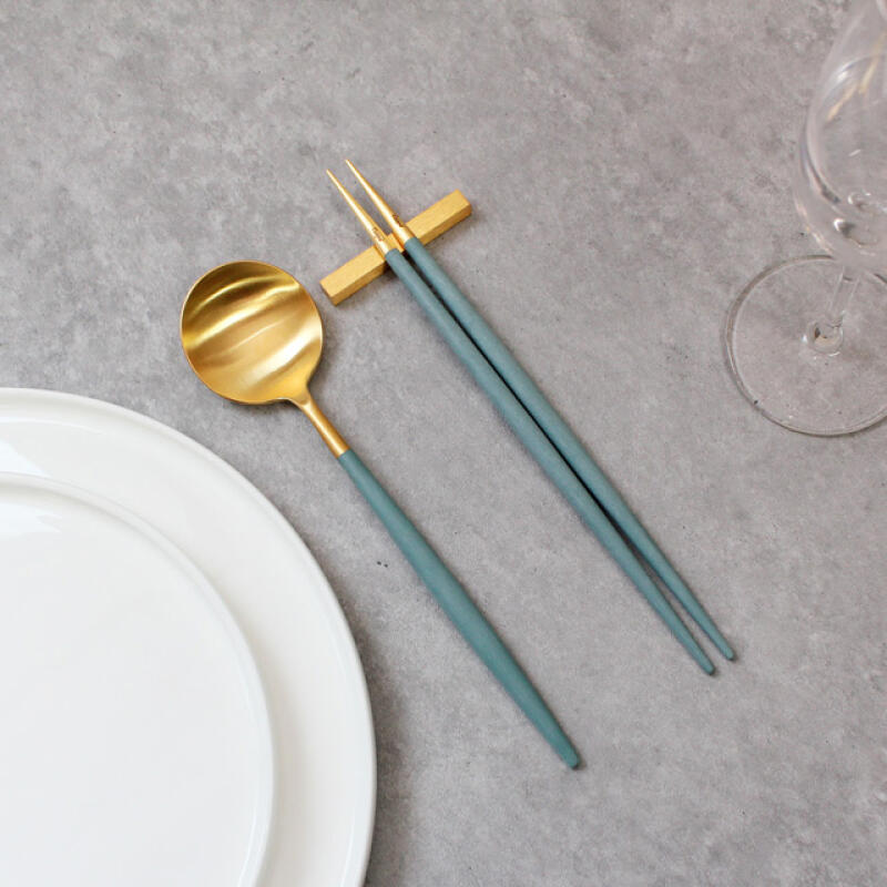 Orphan Dove Blue Gold Dinner Spoon
Orphan Dove Blue Gold Dinner Spoon