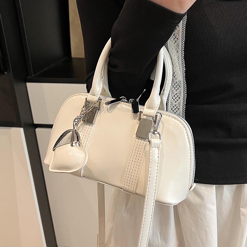 Trendy Spring 2025 Women s Korean Shell Handheld/Crossbody Bowling Bag
Trendy Spring 2025 Women s Korean Shell Handheld/Crossbody Bowling Bag